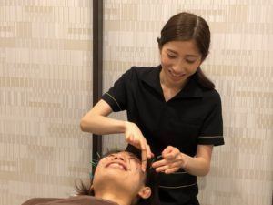 美容鍼の施術